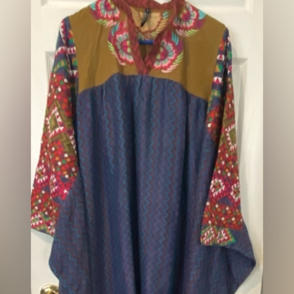 Gorgeous Embroidered Maxi Dress
NWOT     Purchased at Boutique in Carmel,Ca - Picture 5 of 7